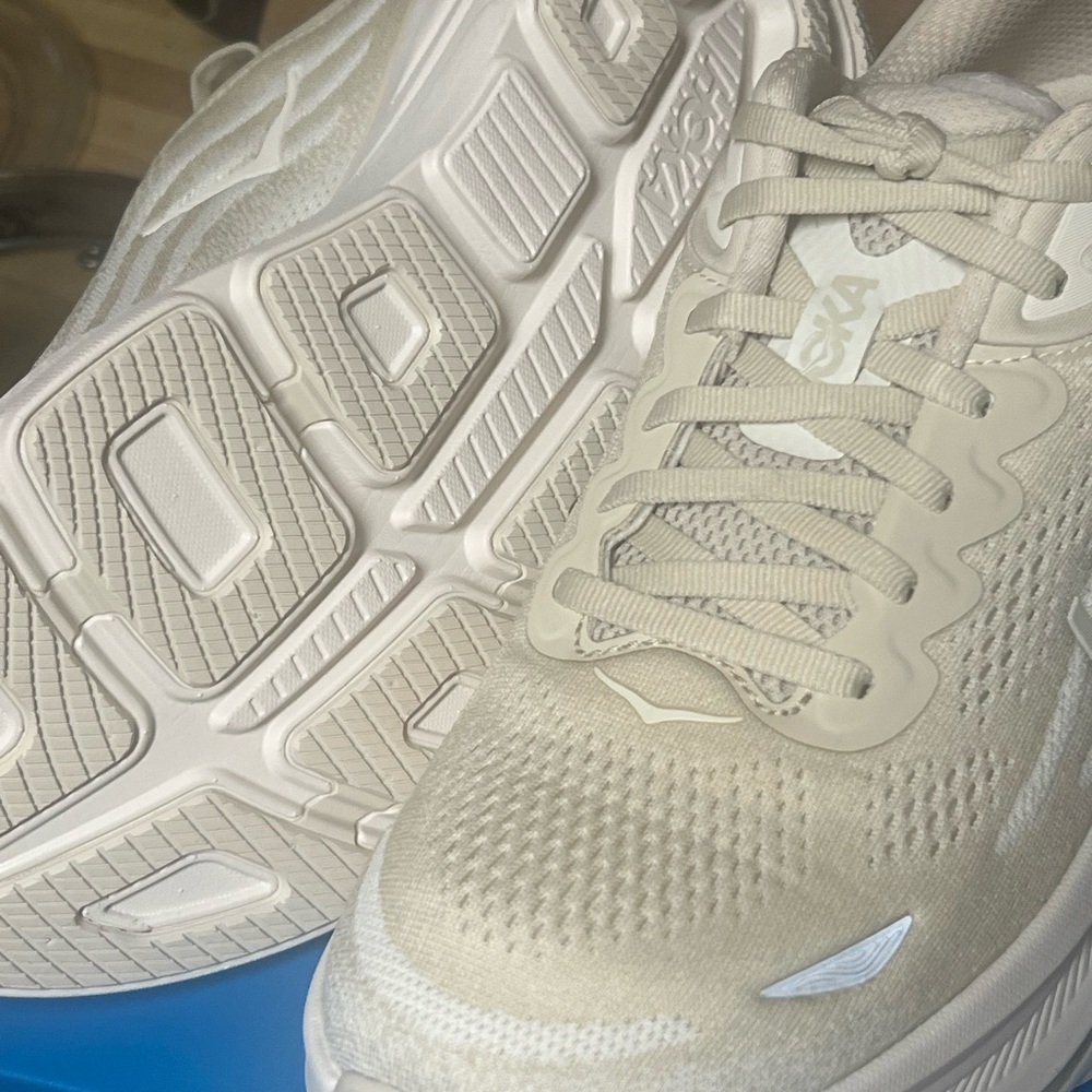 Hoka Men’s Bondi 9